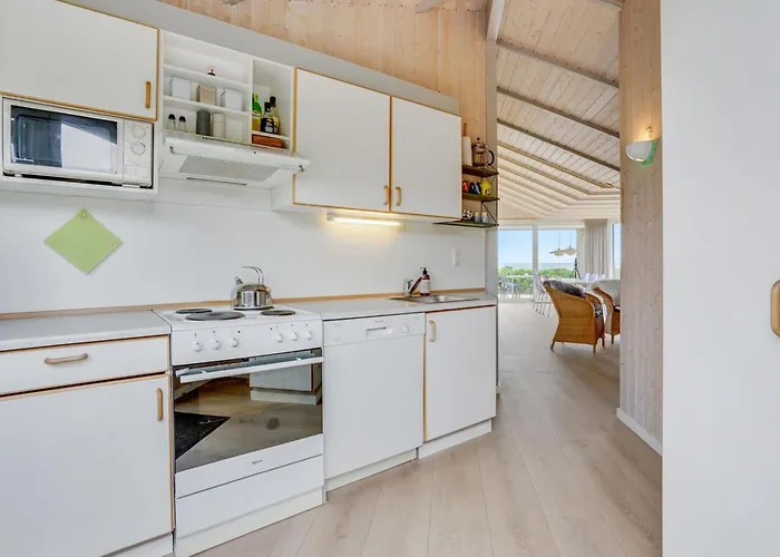 Holiday home Ely - 300m From The Sea By Interhome Sjolund