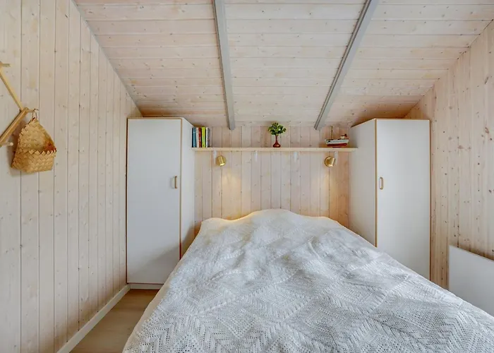 Ely - 300m From The Sea By Interhome *