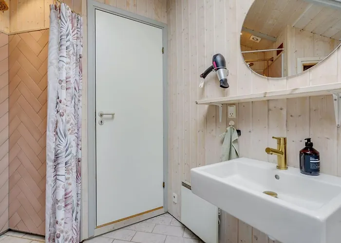 Ely - 300m From The Sea By Interhome *